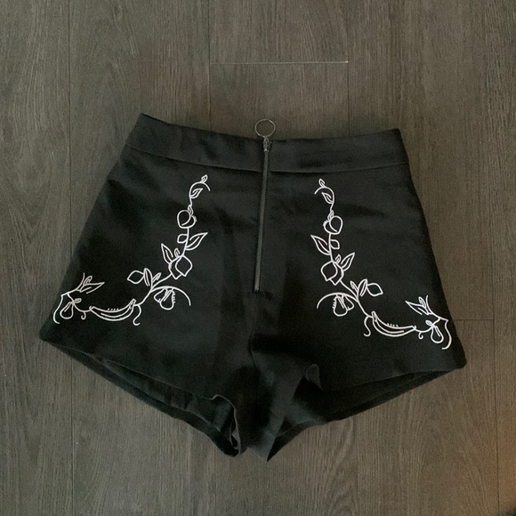 Cute shorts for sale - Picture 1 of 3